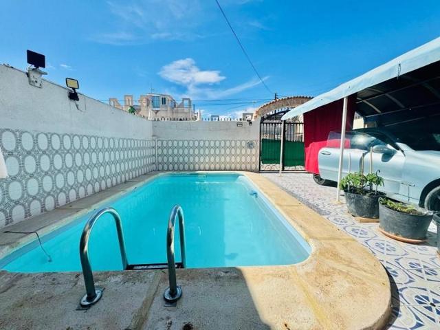 Chalet en venta en Torrevieja, Torretas photo 0