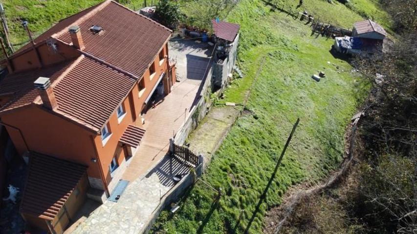 Chalet en venta en Bimenes, Santa agadea photo 0