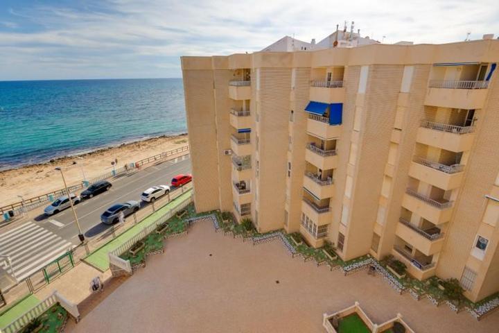 Apartamento en venta en Torrevieja, Centro photo 0