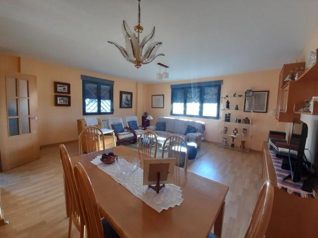 Chalet en venta en Villarrobledo photo 0