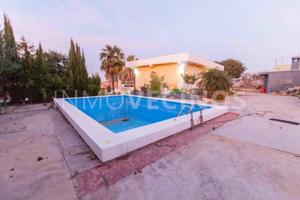 Chalet en venta en Picassent photo 0