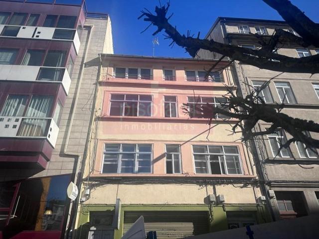 Edificio en venta en Lugo photo 0