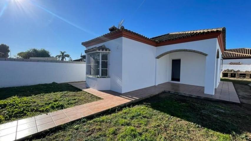 Chalet en venta en Chiclana de la Frontera, Los Llanos de San Vicente photo 0