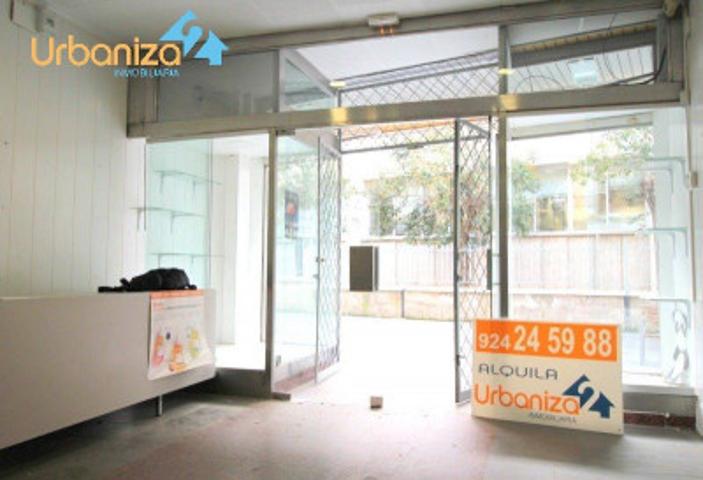 Local comercial en venta en Badajoz, Sta. Marina photo 0