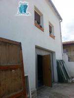 Casa con terreno en venta en Miranda de Ebro, Crucero photo 0