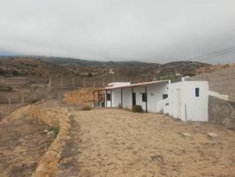 Casa con terreno en venta en Güimar, El Escobonal photo 0