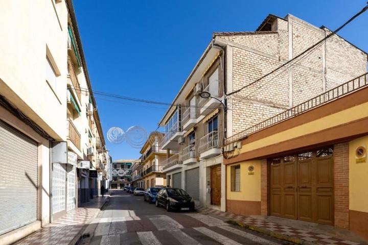 Local comercial en venta en Albolote, Centro ciudad photo 0