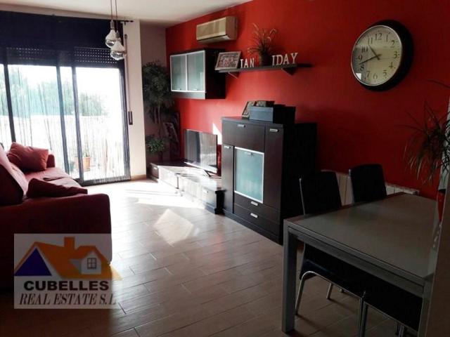 Piso en venta en Cubelles, Eixample photo 0