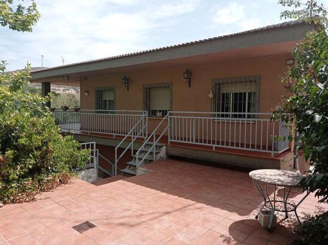 Chalet en venta en Valdepeñas, El Peral photo 0