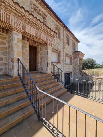 Adosada en venta en Navaluenga photo 0