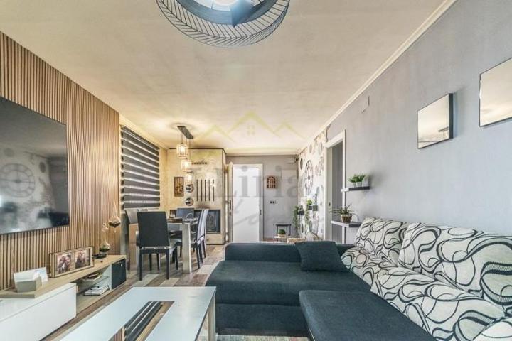 Chalet en venta en Pedralba, LES MALLAES photo 0