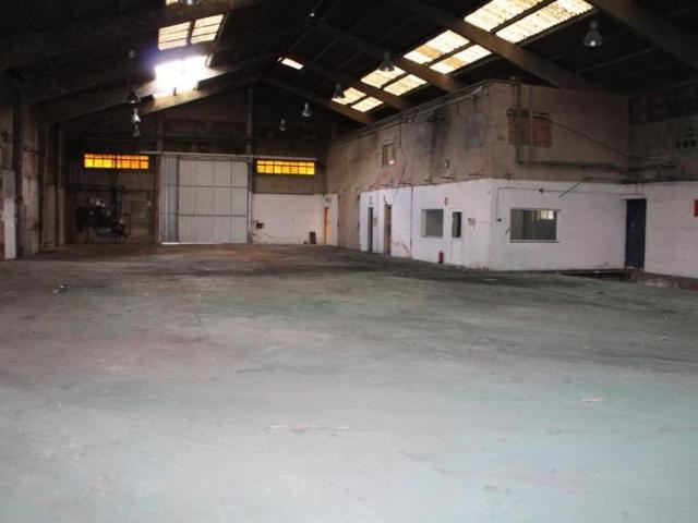 Nave industrial en venta en Torredembarra photo 0
