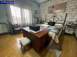 Adosada en venta en Chozas de Abajo, San miguel del camino photo 0