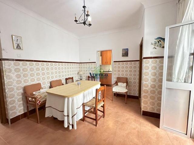 Casa en venta en Dos Hermanas, Avda. Reyes Catolicos photo 0