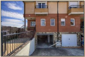 Adosada en venta en Valdefresno, Puente Villarente photo 0