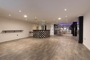 Local comercial en venta en Motril, Correos photo 0