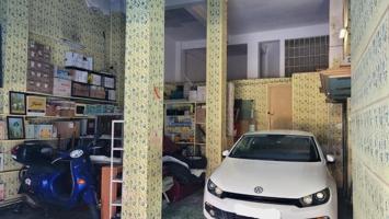 Local comercial en venta en Vigo, Casco Vello photo 0