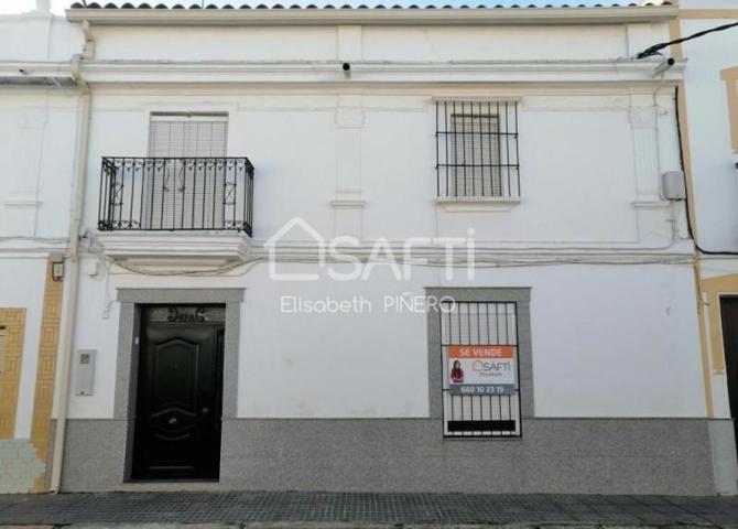 Adosada en venta en Puebla de la Calzada photo 0