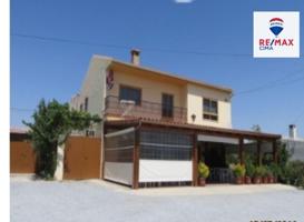 Chalet en venta en Baza, Baza photo 0