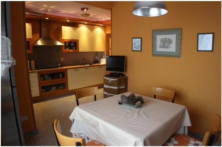 Piso en venta en Plasencia, La isla photo 0