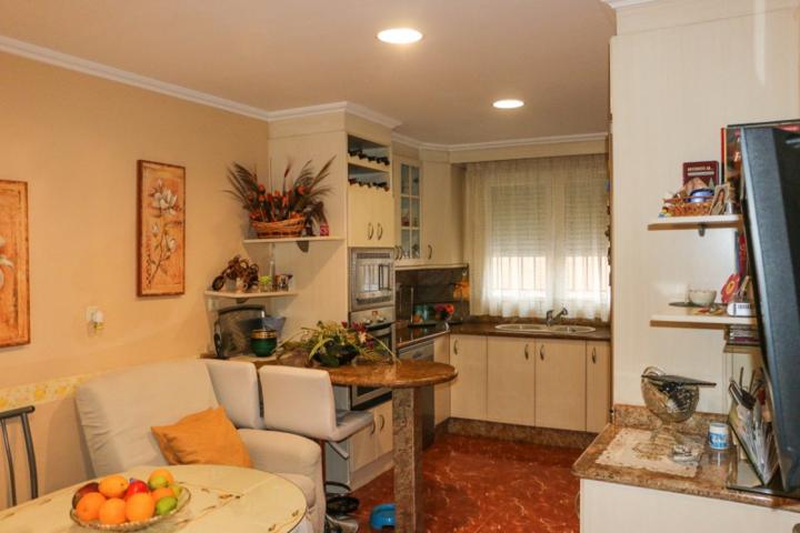 Adosada en venta en La Roda, Centro de salud photo 0