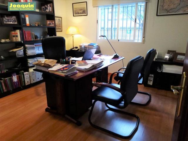 Local comercial en venta en Córdoba, Ollerías photo 0