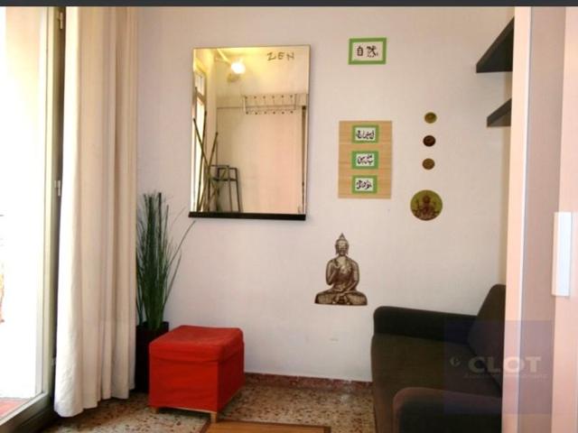 Piso en venta en Barcelona, El Raval photo 0