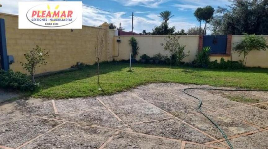 Casa con terreno en venta en Chipiona, El Pinar de la Villa photo 0