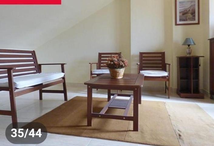 Adosada en venta en Madrigueras, Madrigueras photo 0