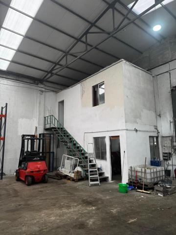 Nave industrial en venta en León, Avenida Virgen de los Imposibles, 24009 photo 0