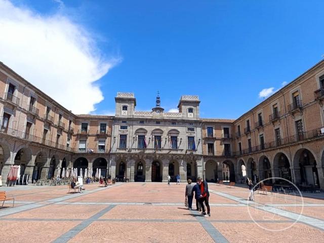 Piso en venta en Ávila photo 0