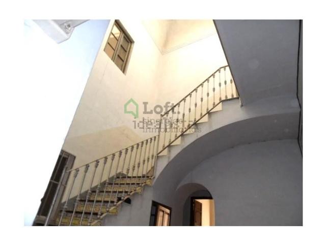 Edificio en venta en Badajoz photo 0