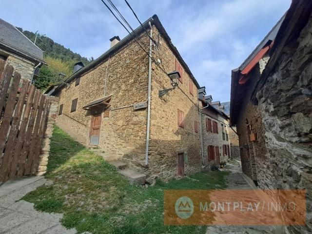 Casa con terreno en venta en Vielha e Mijaran photo 0