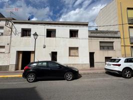 Casas de pueblo en venta en la Bisbal del Penedès photo 0