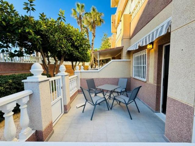 Apartamento en venta en Torrevieja, La Mata photo 0