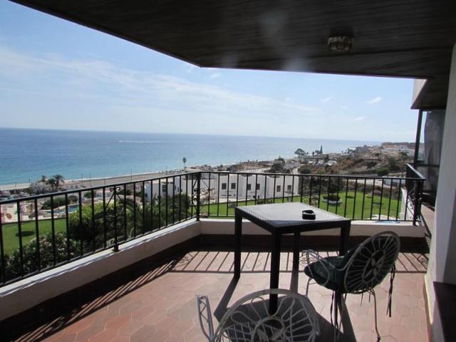 Apartamento en venta en Torrox Costa, El Peñoncillo photo 0