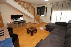 Duplex en venta en Yuncos, Castilla la mancha photo 0