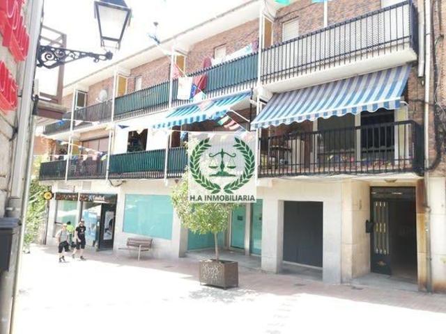 Local comercial en venta en Manzanares el Real, Manzanares el real photo 0