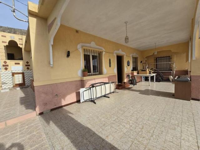 Casa con terreno en venta en Hondon de las Nieves, Canalosa photo 0