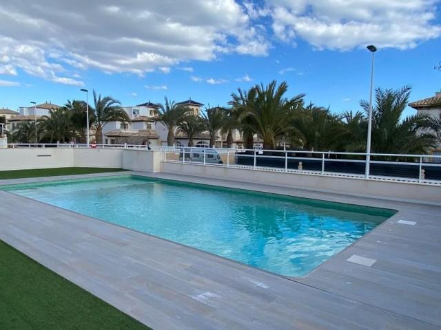 Bungalow en venta en La Marina, La Marina - El Pinet photo 0