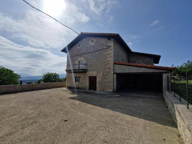 Casa con terreno en venta en Valle de Mena, Viergol photo 0