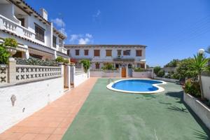 Adosada en venta en El Vendrell, Els Masos photo 0