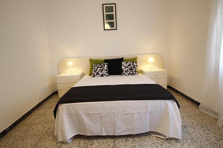 Piso en venta en Cornellà de Llobregat, Riera photo 0