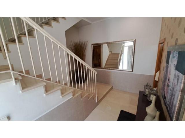 Casa en venta en Alzira photo 0