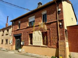 Casa en venta en Valdefresno photo 0