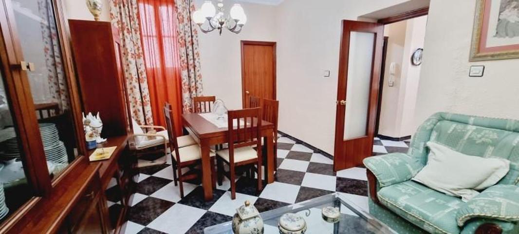 Piso en venta en Cádiz, Casco Historico - Barrio La Vina photo 0