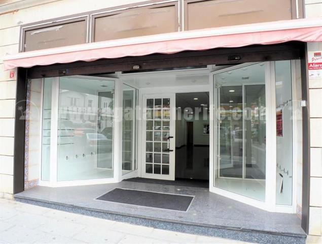 Local comercial en venta en Puerto de la Cruz, Tenerife North photo 0