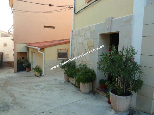 Adosada en venta en Viguera, Viguera photo 0