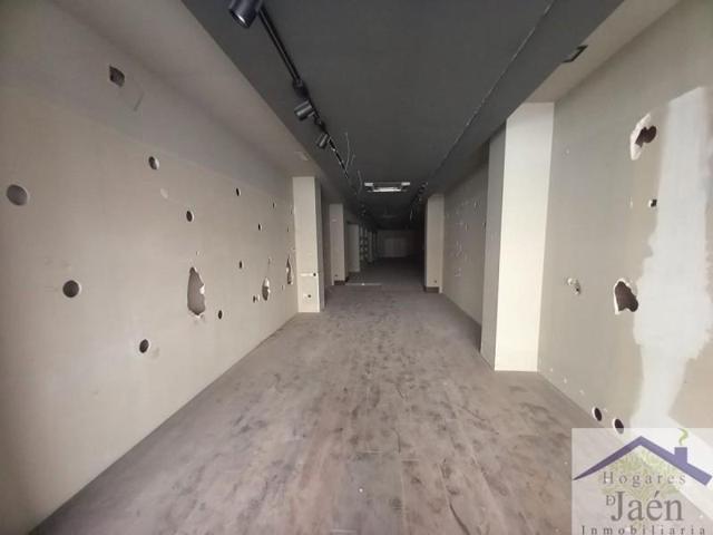 Local comercial en venta en Andújar, Andujar photo 0