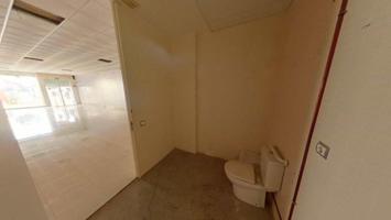 Local comercial en venta en Espartinas, CALLE ALCALDESA MARIA REGLA JIEMENEZ photo 0